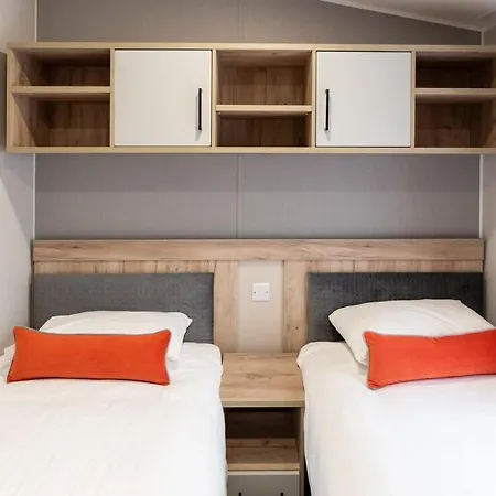 Birdsong At Brickyard Lakes Tatil Evi Amotherby